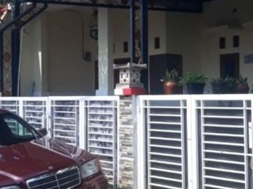 Rumah pondok kacang barat belakang graha raya