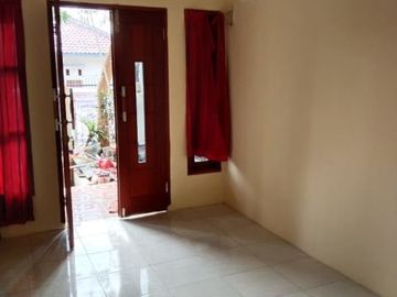 Rumah pondok kacang barat belakang graha raya