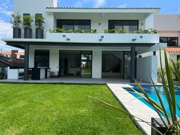 ESTRENE RESIDENCIA COLINDANTE AL CAMPO DE GOLF EN PARAÍSO COUNTRY CLUB