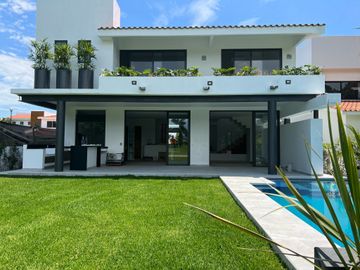 ESTRENE RESIDENCIA COLINDANTE AL CAMPO DE GOLF EN PARAÍSO COUNTRY CLUB