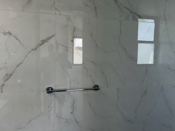 ESTRENE RESIDENCIA COLINDANTE AL CAMPO DE GOLF EN PARAÍSO COUNTRY CLUB