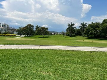 ESTRENE RESIDENCIA COLINDANTE AL CAMPO DE GOLF EN PARAÍSO COUNTRY CLUB