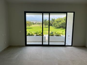 ESTRENE RESIDENCIA COLINDANTE AL CAMPO DE GOLF EN PARAÍSO COUNTRY CLUB