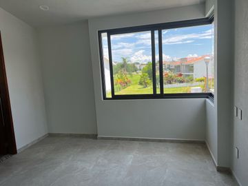 ESTRENE RESIDENCIA COLINDANTE AL CAMPO DE GOLF EN PARAÍSO COUNTRY CLUB