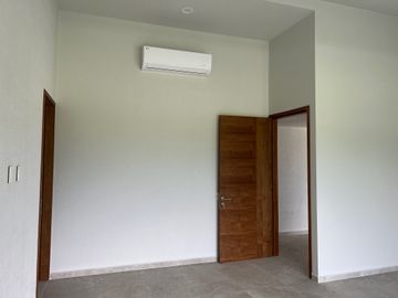 ESTRENE RESIDENCIA COLINDANTE AL CAMPO DE GOLF EN PARAÍSO COUNTRY CLUB