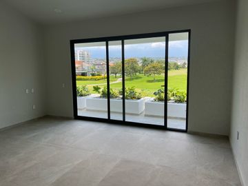 ESTRENE RESIDENCIA COLINDANTE AL CAMPO DE GOLF EN PARAÍSO COUNTRY CLUB