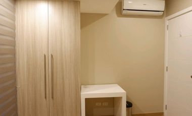 2BR Condo w/ Customized Interiors in Acqua Private Residences