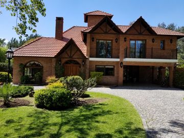CASA COUNTRY LA TRADICIÓN 7 AMB EXC. PARQUE  1540 m2. NOVOAPROPIEDADES
