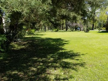 CASA COUNTRY LA TRADICIÓN 7 AMB EXC. PARQUE  1540 m2. NOVOAPROPIEDADES