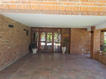 CASA COUNTRY LA TRADICIÓN 7 AMB EXC. PARQUE  1540 m2. NOVOAPROPIEDADES