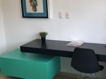Preciosa Casa Entre El Refugio y Zibatá, 3 Recamaras, Jardín, Alberca, 2.5 Baños