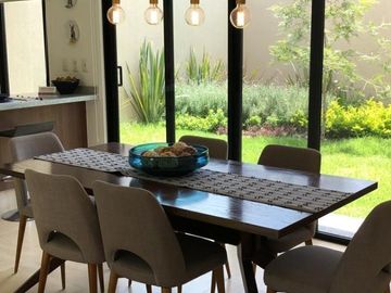 Preciosa Casa Entre El Refugio y Zibatá, 3 Recamaras, Jardín, Alberca, 2.5 Baños