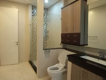For Rent Beautiful 4BR House inside Compound at Kemang
