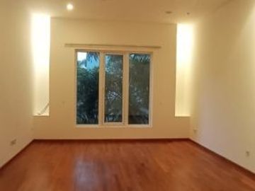 For Rent Beautiful 4BR House inside Compound at Kemang