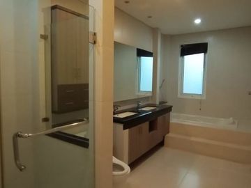 For Rent Beautiful 4BR House inside Compound at Kemang