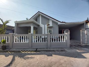 RUMAH SIAP HUNI DI GODEAN LUAS TANAH 243 M2