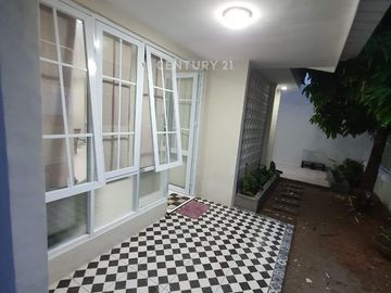Dijual Rumah Model Retro Clasic Full Renovasi Di Depok
