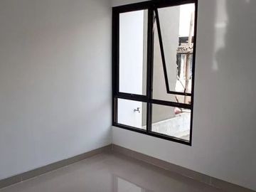 New Listing rumah mewah akses strategis