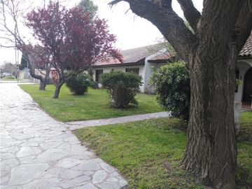 Chalet 4amb + parque c/ pileta + departamento/ Zona Caisamar