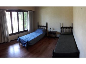 Chalet 4amb + parque c/ pileta + departamento/ Zona Caisamar