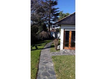 Chalet 4amb + parque c/ pileta + departamento/ Zona Caisamar