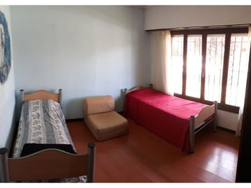 Chalet 4amb + parque c/ pileta + departamento/ Zona Caisamar