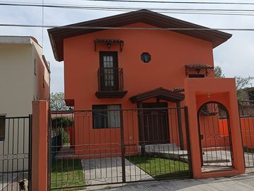 Casas en venta en Lomas  de Santa Anita Tlajomulco de Zúñiga.