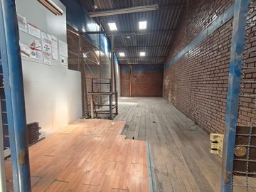 bodega en arriendo en los martires. Cod A5288
