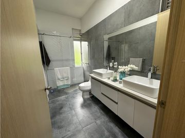 Casa para la venta via laTebaida