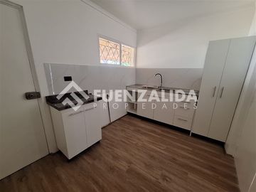 Casa en arriendo de 2 dorm. 1 Baño Centro de Peñaflor .