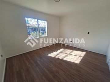 Casa en arriendo de 2 dorm. 1 Baño Centro de Peñaflor .