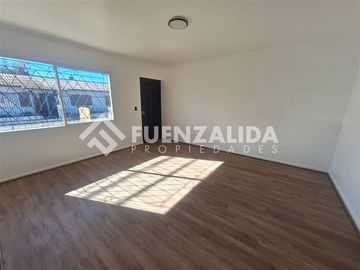 Casa en arriendo de 2 dorm. 1 Baño Centro de Peñaflor .