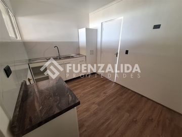Casa en arriendo de 2 dorm. 1 Baño Centro de Peñaflor .