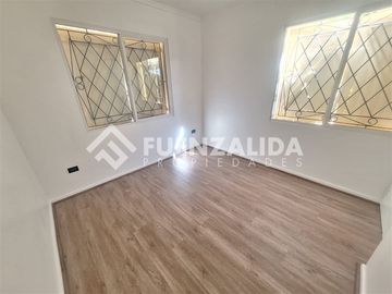 Casa en arriendo de 2 dorm. 1 Baño Centro de Peñaflor .