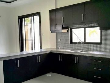 4Bedroom Bungalow house & Lot for sale in Angeles City