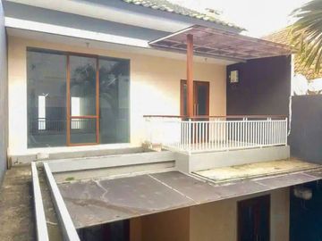 Rumah 2 Lantai Luas 300 di Puncak Dieng kota Malang
