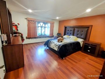 SE VENDE BONITA  finca muy grande y cómoda en los límites de omitlan hgo
