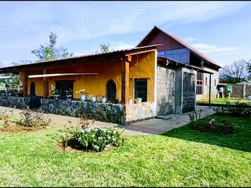 SE VENDE BONITA  finca muy grande y cómoda en los límites de omitlan hgo