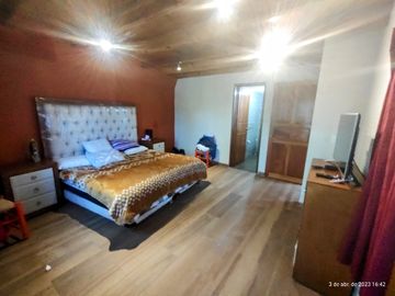 SE VENDE BONITA  finca muy grande y cómoda en los límites de omitlan hgo