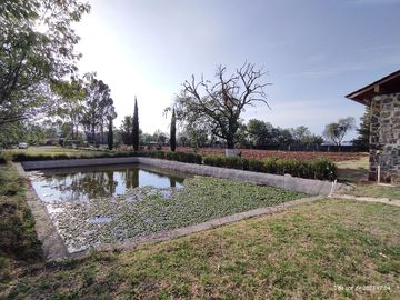 SE VENDE BONITA  finca muy grande y cómoda en los límites de omitlan hgo