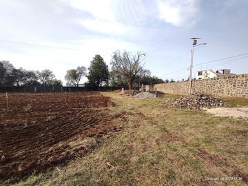 SE VENDE BONITA  finca muy grande y cómoda en los límites de omitlan hgo