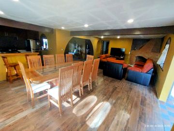 SE VENDE BONITA  finca muy grande y cómoda en los límites de omitlan hgo