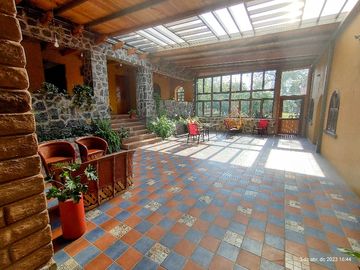 SE VENDE BONITA  finca muy grande y cómoda en los límites de omitlan hgo