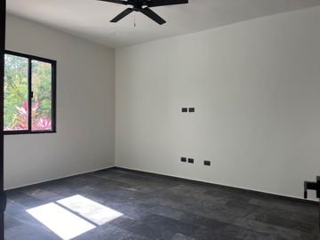 Venta de oportunidad Residencia en Privada Yucatán Country Club