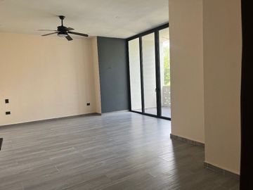 Venta de oportunidad Residencia en Privada Yucatán Country Club