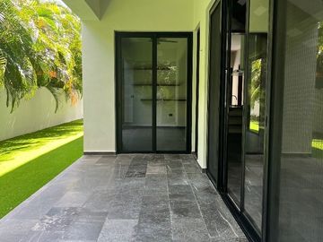 Venta de oportunidad Residencia en Privada Yucatán Country Club