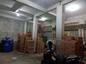 Tempat Usaha lantai 1 nya saja Sudirman kawasan pasar Andir