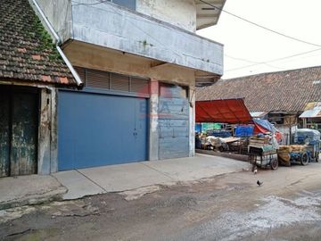 Tempat Usaha lantai 1 nya saja Sudirman kawasan pasar Andir