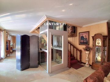 Rumah Mewah Dengan Private Swimming Pool Wt 18486