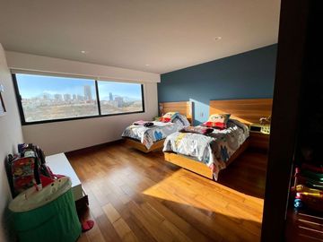 RESIDENCIA EN VENTA CON ALBERCA EN CLÚSTER 777